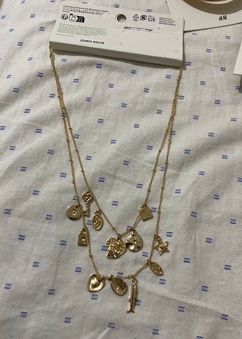 H&M Altin Kalpli Katmanli Kolye