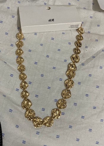 H&M Altin Tonlu Kabartmali Metal Kolye