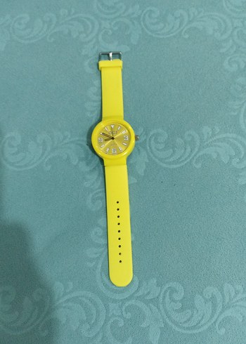 Diğer Canli Sari Minimalist Kol Saati Hic Kullanilmadi Harika Bir Urun