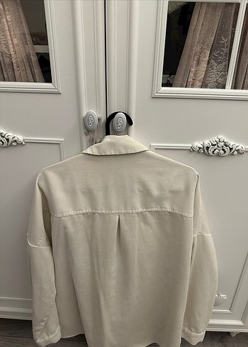 Stradivarius Düğmeli Uzun Kollu Kadife Gömlek - Görsel 2