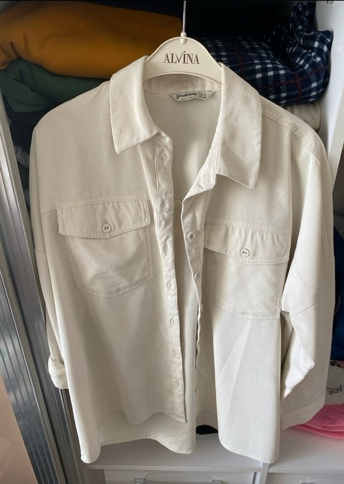 Stradivarius Düğmeli Uzun Kollu Kadife Gömlek - Görsel 3