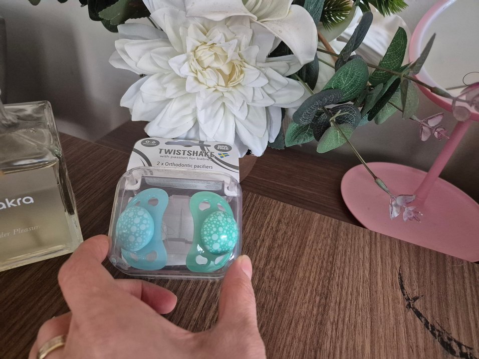 Twistshake Ortodontik Emzik Yeşil 0-6 ay - Görsel 2