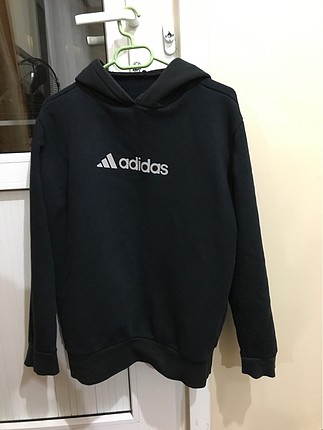 Adidas swratshirt