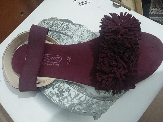 39 Beden bordo Renk sandalet ??
