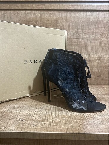 Zara dantel topuklu
