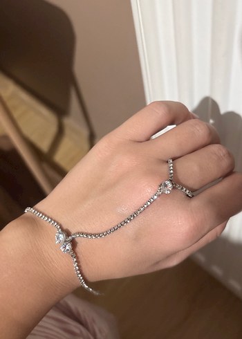 Zincir Detaylı Beyaz Kadın El Zinciri - Görsel 3