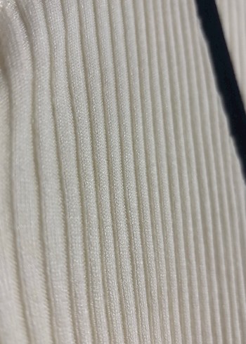 Düğmeli Uzun Beyaz V Yaka Kadın Elbise - Görsel 3