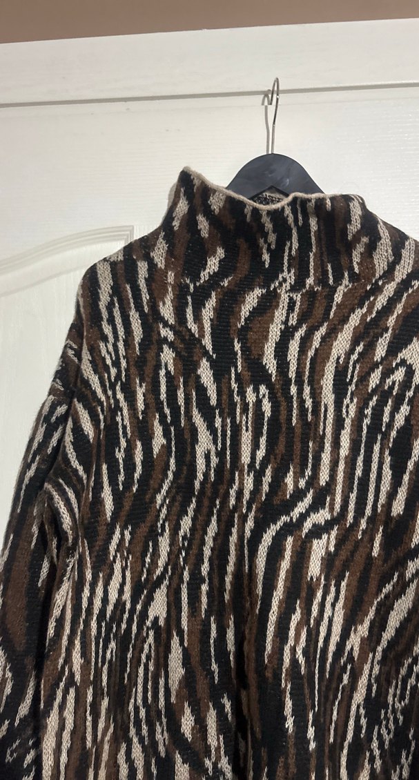 Kahverengi Zebra Desenli Boğazlı Kazak - Görsel 2