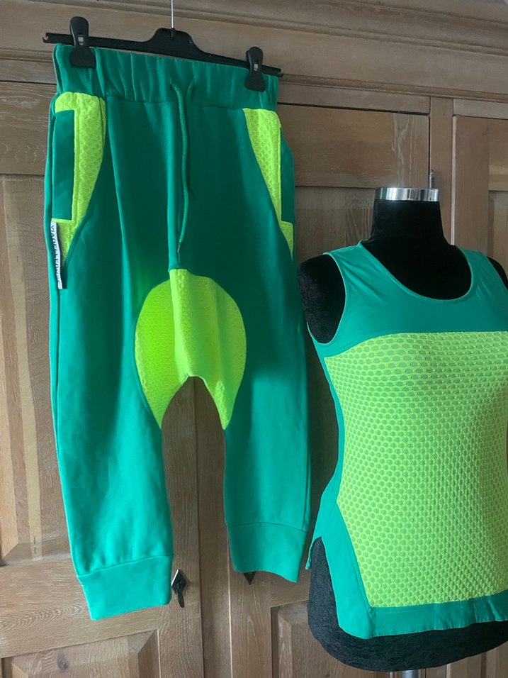 Yeşil Renkli Kadın Spor Takımı - Görsel 2