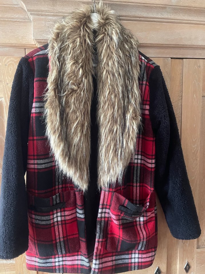 Kürk Detaylı Ekose Desenli Midi Kadın Kaban - Görsel 5