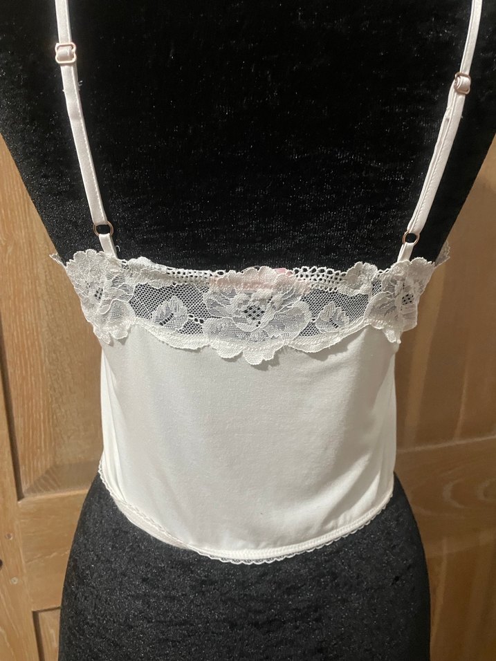 Dantel Detaylı Beyaz Straplez Bustiyer - Görsel 3
