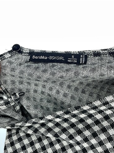 s Beden çeşitli Renk Bershka Kısa Tulum %70 İndirimli.