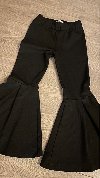 LC Waikiki Paça detaylı pantalon
