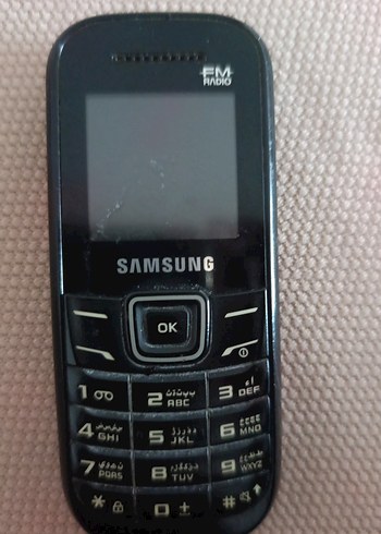 Siyah Samsung Temel Tuşlu Telefon - Görsel 3