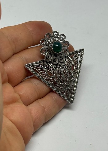 Beden gri Renk 925 ayar özel işçilik yeşil taşlı Telkari tasarım kolye ucu