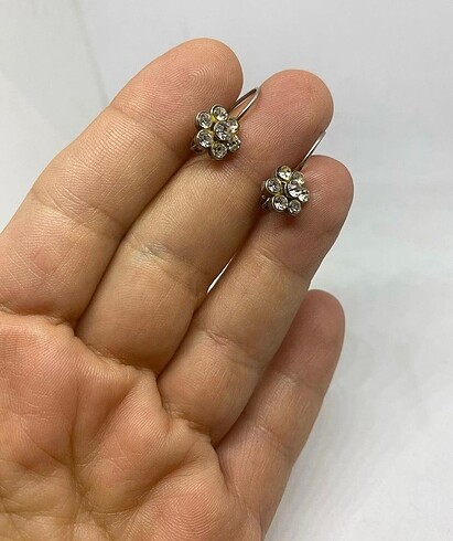 925 ayar Taşlı çiçek küpe