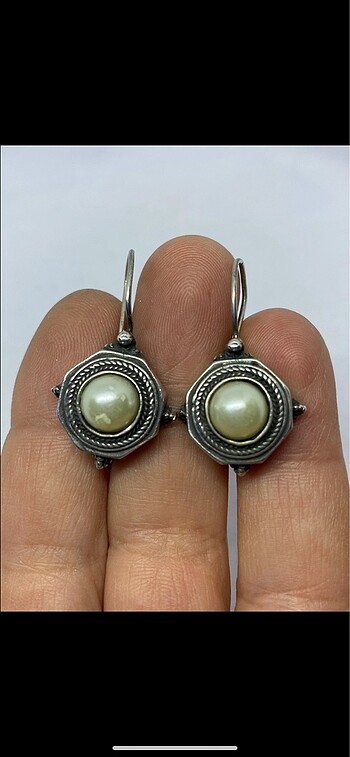 Diğer 925 ayar gümüş inci küpe.incisi doğal gerçek inci değildir.