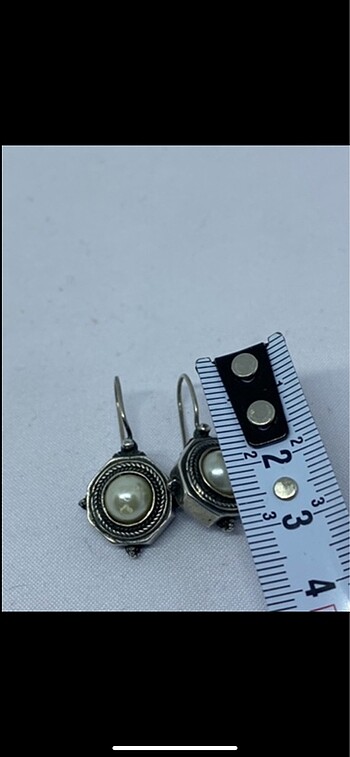  Beden gri Renk 925 ayar gümüş inci küpe.incisi doğal gerçek inci değildir.