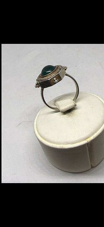 Beden SATILDI 925 ayar yeşil taşlı vintage yüzük.ölçü 13
