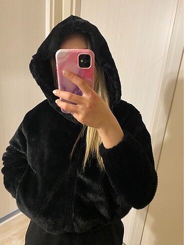 Zara model Polüş mont