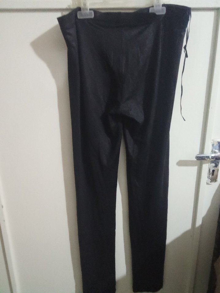 Siyah Kadın Deri Görünümlü Tayt - Görsel 5