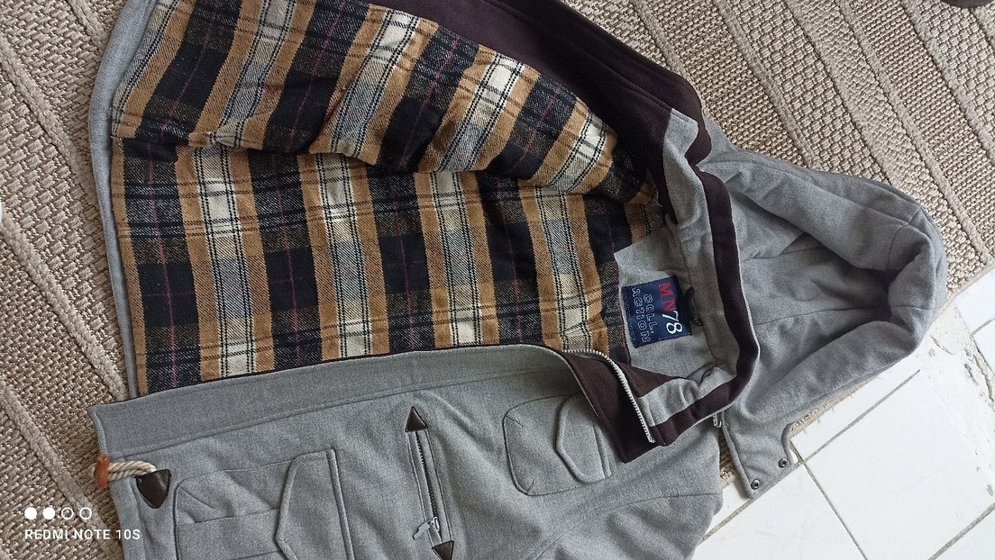 Kapüşonlu Gri Erkek Çocuk Mont - Görsel 4