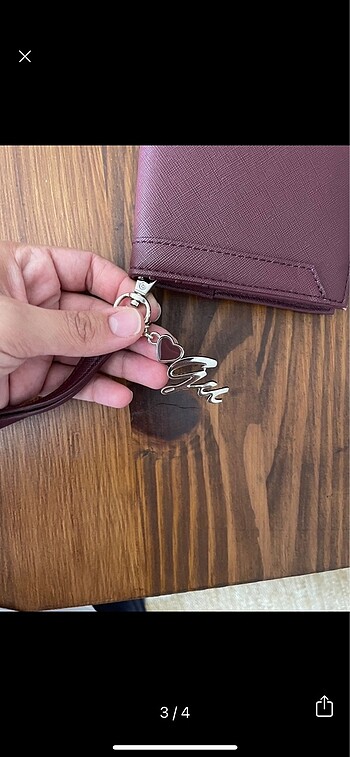  Beden Guess cüzdan- clutch