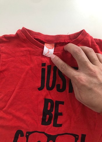 Erkek Kırmızı Baskılı Kısa Kollu Tişört-lacivert şort - Görsel 3