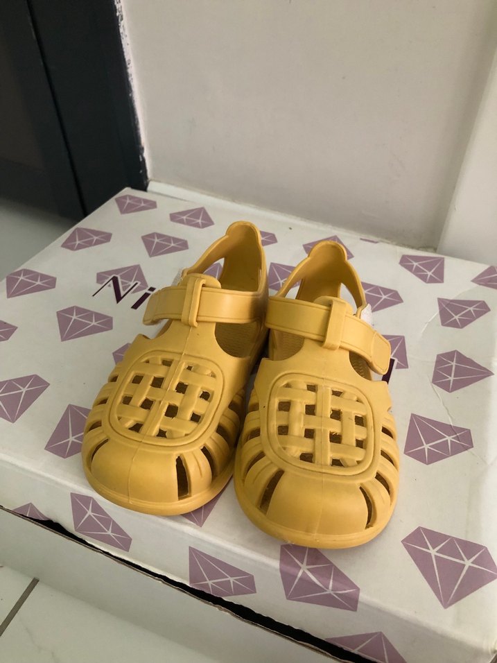 Sarı Tokalı Çocuk sandalet - Görsel 2