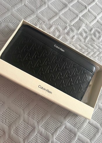Calvin Klein Siyah Kabartmali Uzun Cuzdan