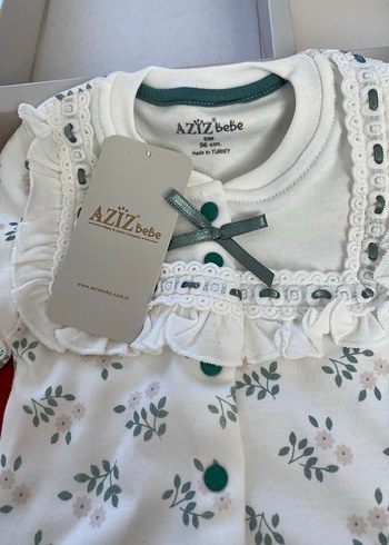 Beyaz Dantelli Nakışlı Bebek Hastane Kıyafeti - Görsel 4
