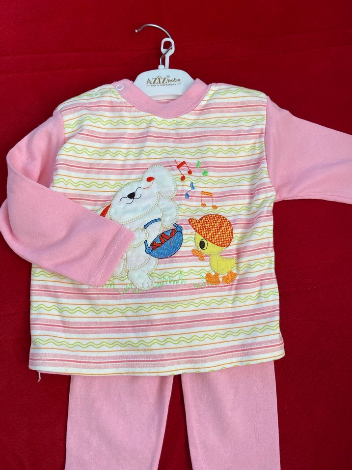 Renkli Baskılı Örgü Bebek Kız Takımı - Görsel 3