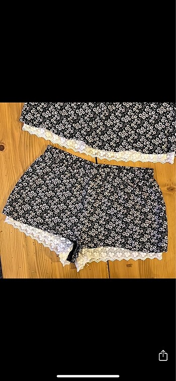 Forever 21 Vintage dantel şortlu alt üst takım
