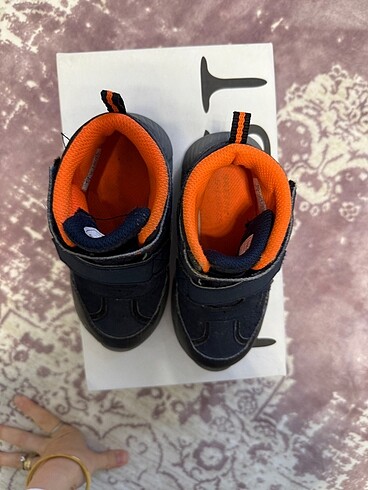 Skechers Skechers bot