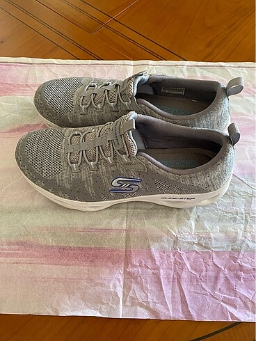 38 Beden gri Renk Skechers ayakkabı