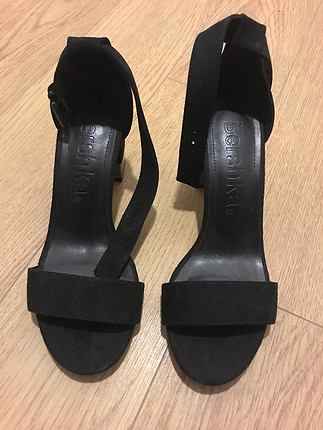 37 Beden Bershka topuklu ayakkabi