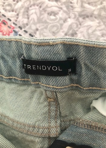 Yeşil eskitme Desenli Düğmeli Mini Kot Şort - Görsel 2