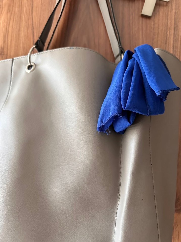 Gri Saks Fularlı Çanta - Görsel 3