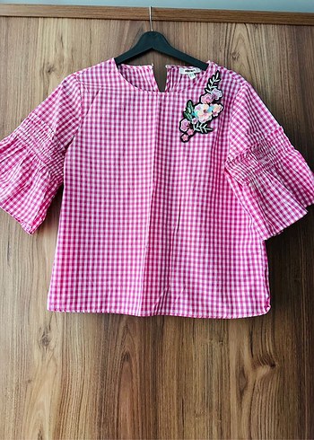 Pembe Nakışlı Kısa Kollu Kadın Bluz - Görsel 3