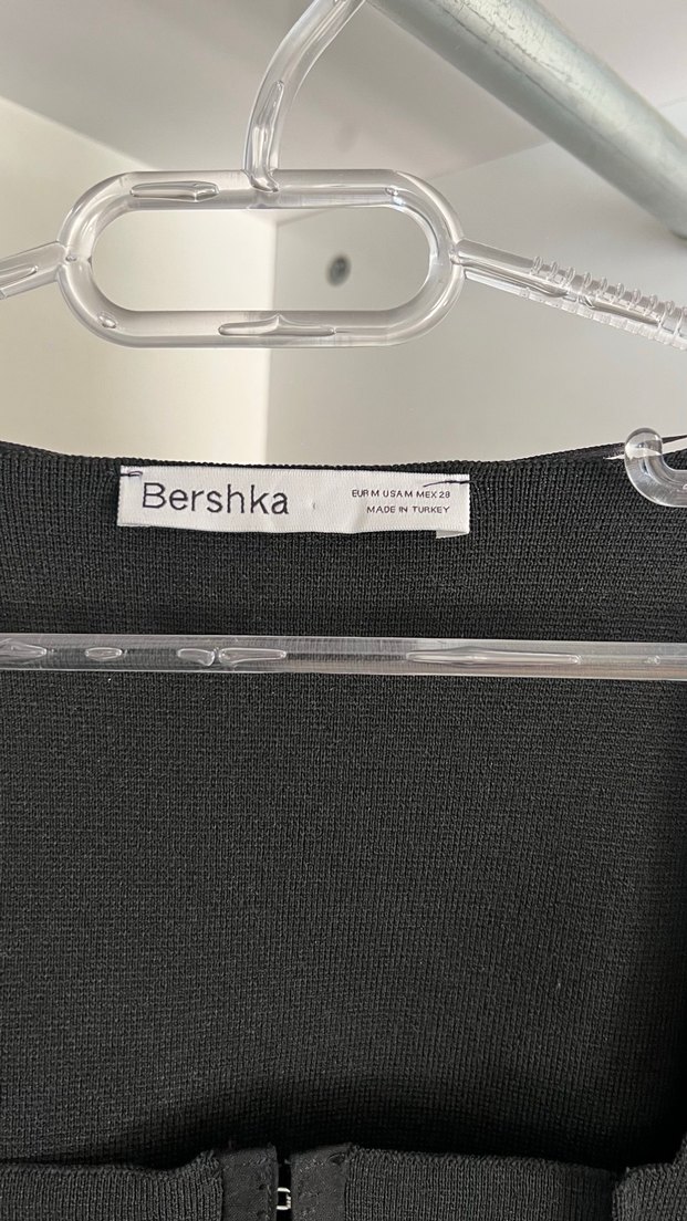 Düğmeli Siyah V Yaka Mini Bluz - Görsel 3