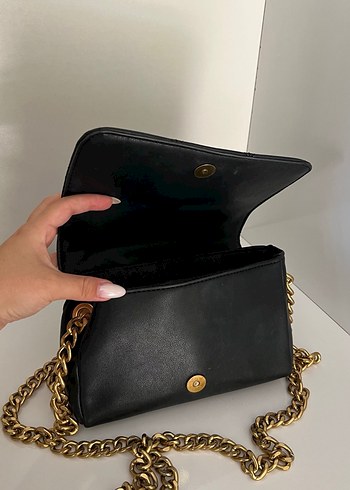 Mango Zincir Detaylı Siyah Deri Kadın Çanta