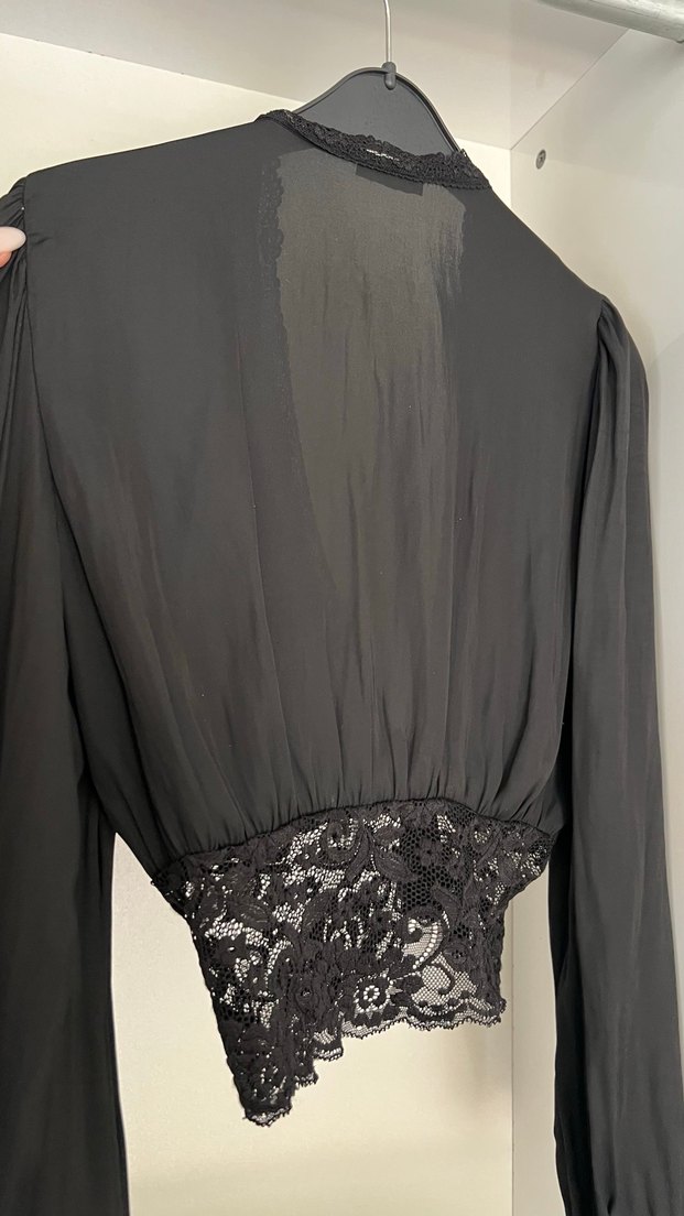 JUMEN Siyah Dantelli V Yaka Uzun Kollu Bluz - Görsel 3