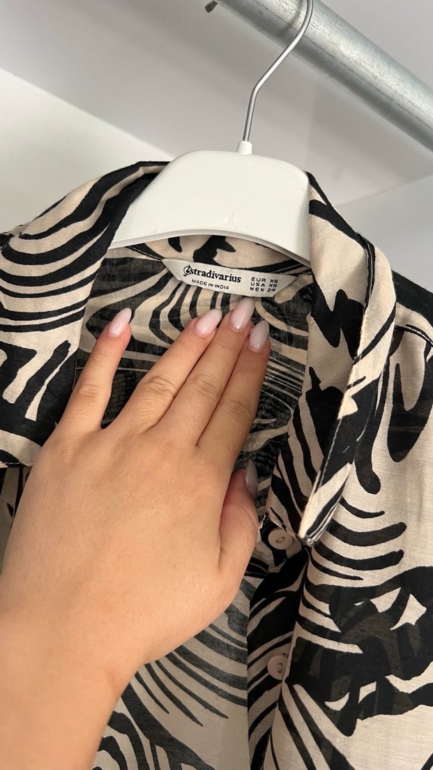 Zebra Desenli Uzun Kollu Düğmeli Kadın Gömlek - Görsel 3