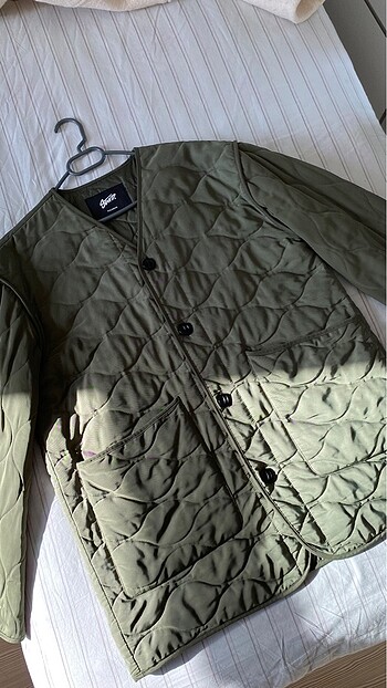 m Beden haki Renk Pull&And Bear Kapitone Haki Ceket