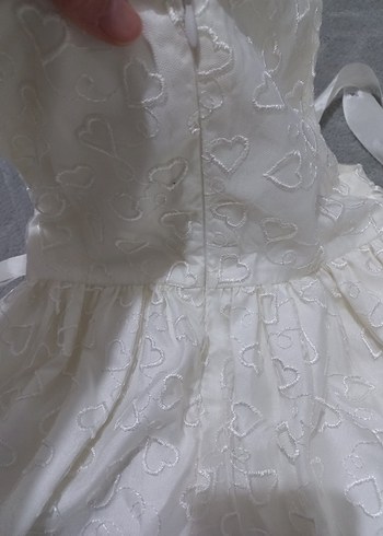 Nakışlı Beyaz Kız Elbisesi - Görsel 3