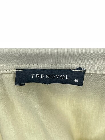 40 Beden çeşitli Renk Trendyol & Milla Gömlek %70 İndirimli.