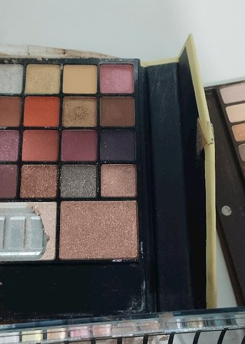 Çok Renkli Göz Farı Paletleri - Görsel 8