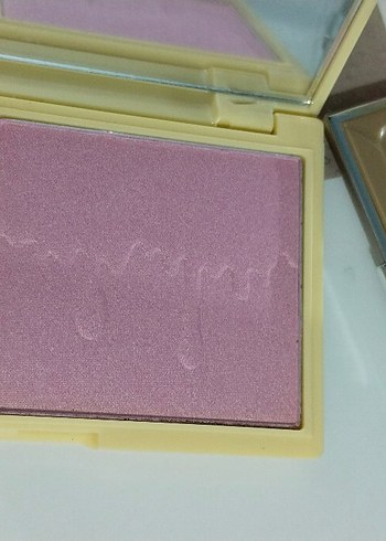 Çok Renkli Göz Farı Paletleri - Görsel 3