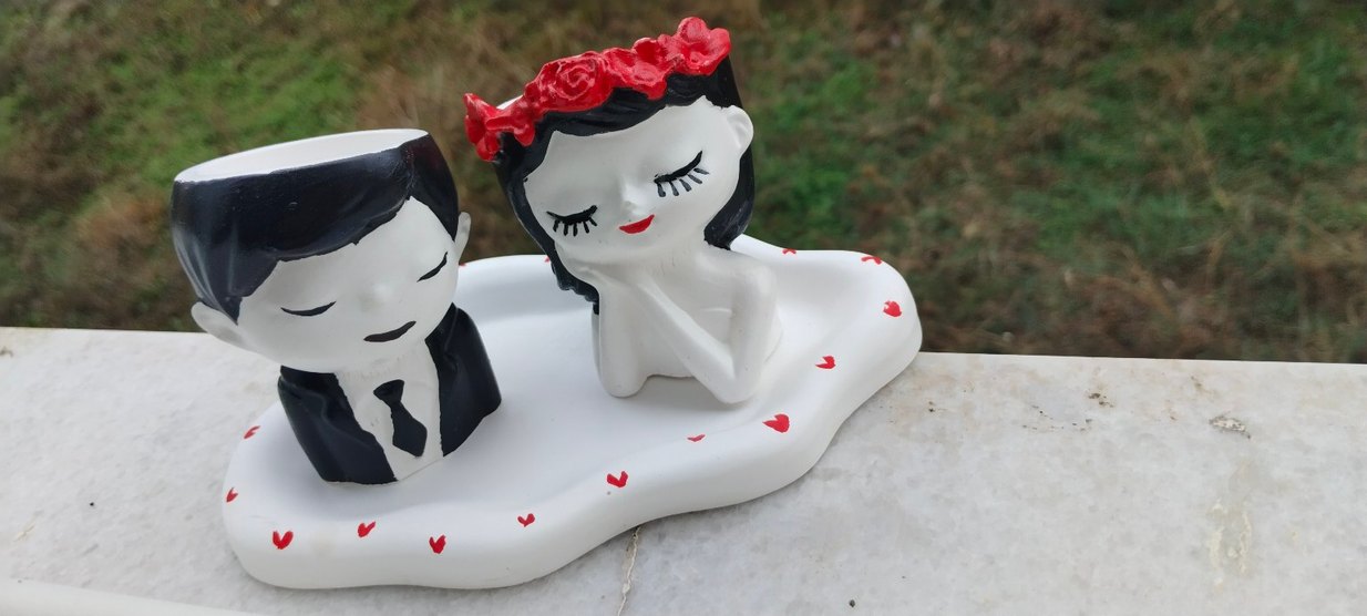 Romantik Çift Figürlü Dekoratif Saksı - Görsel 2