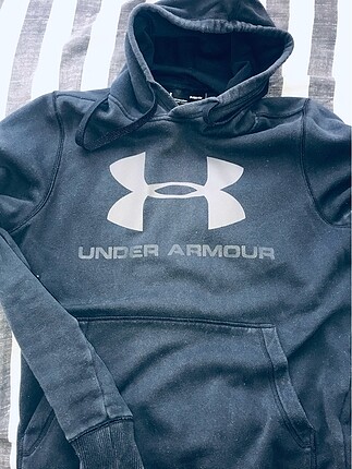 Under armour sweatshirt
